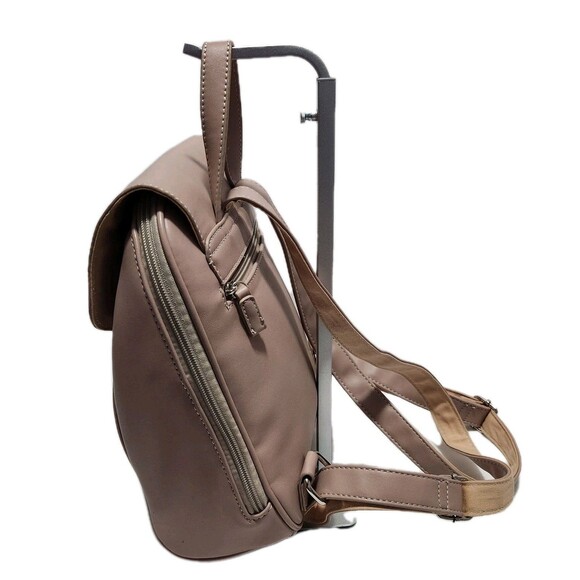 David Jones Paris Backpack Pink Faux Leather Beautiful Excellent Condition - Picture 3 of 12